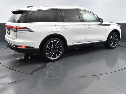 New 2025 Lincoln Aviator Reserve w/ Equipment Group 201A image 6