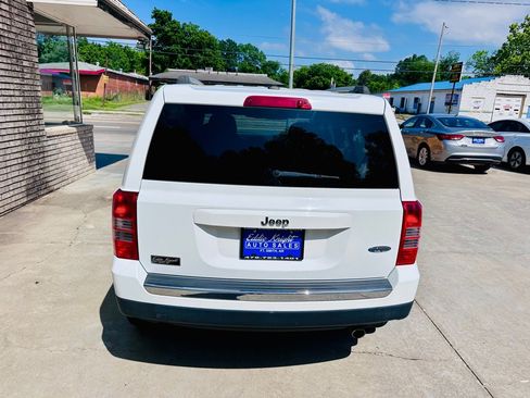 Used 2016 Jeep Patriot High Altitude FWD image 4