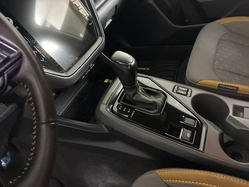 Certified 2025 Subaru Crosstrek 2.5i Sport w/ Crosstrek Mirror Package image 20