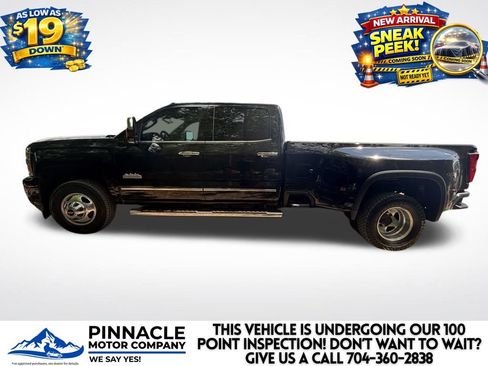 Used 2019 Chevrolet Silverado 3500 High Country AWD/4WD image 1