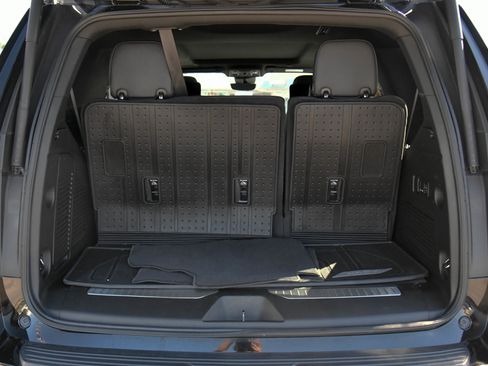 Used 2023 Chevrolet Tahoe Premier w/ Advanced Technology Package RWD image 56