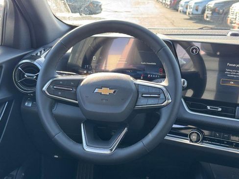 New 2026 Chevrolet Equinox LT w/ Convenience Package II image 8