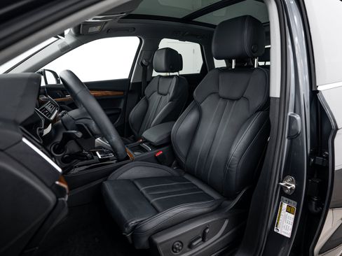 Certified 2023 Audi Q5 2.0T Prestige w/ Prestige Package AWD/4WD image 16