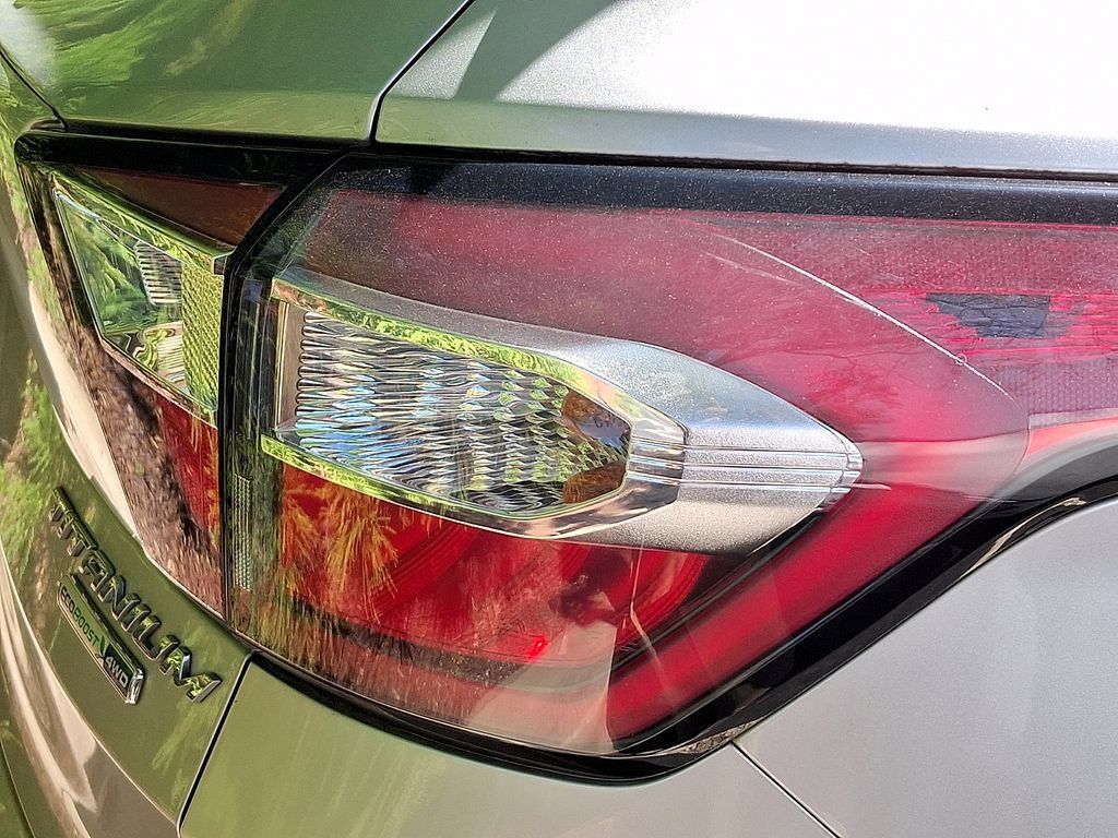 Used 2018 Ford Escape Titanium AWD/4WD image 9