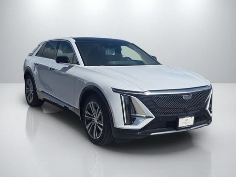 New 2026 Cadillac Lyriq Luxury RWD image 3