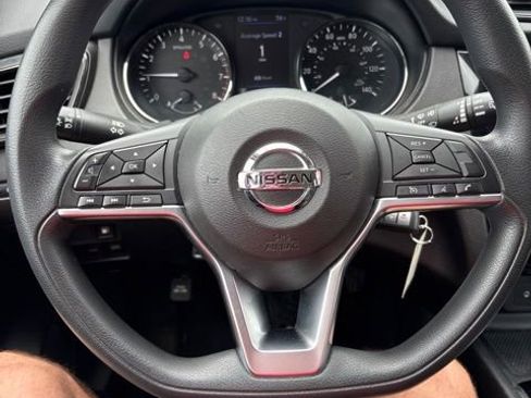 Certified 2018 Nissan Rogue S FWD image 8