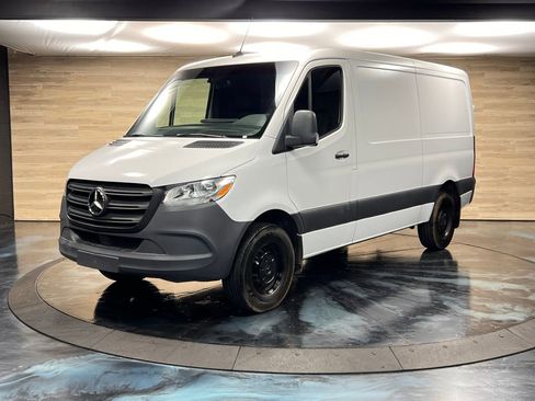 Used 2023 Mercedes-Benz Sprinter 1500 image 5