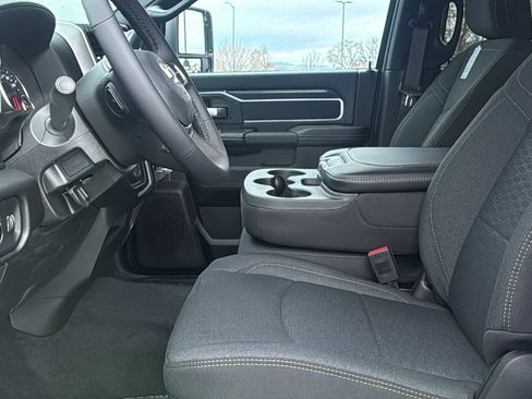 New 2026 RAM 2500 Big Horn AWD/4WD image 21