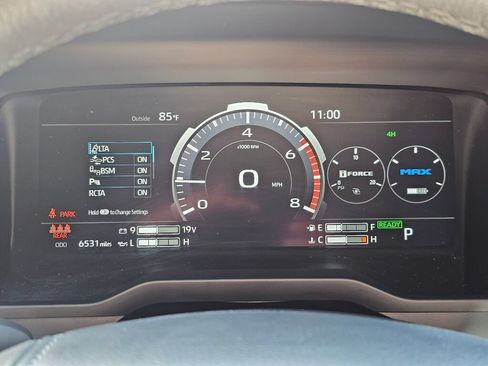 Used 2026 Toyota Tundra Limited AWD/4WD image 13