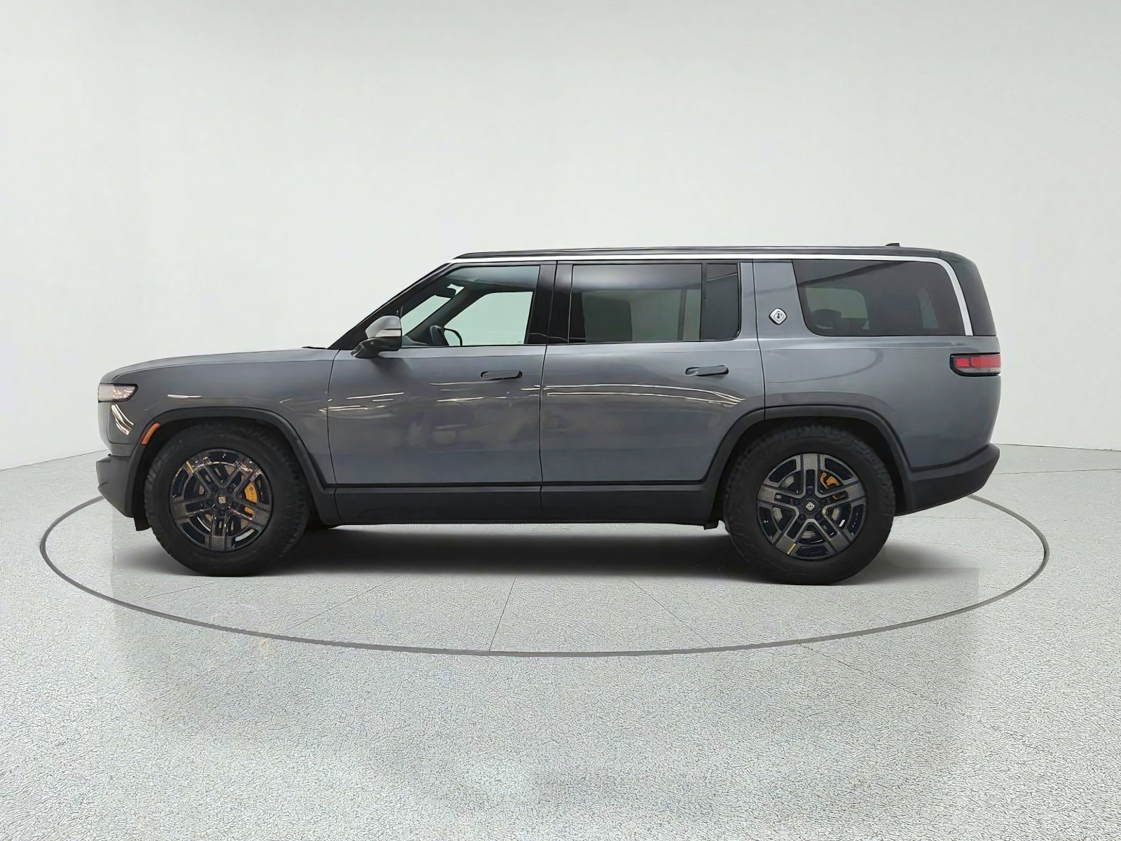 Used 2023 Rivian R1S Launch Edition Quad AWD/4WD image 8