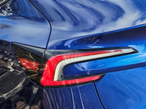 Used 2025 Tesla Model 3 Long Range image 23