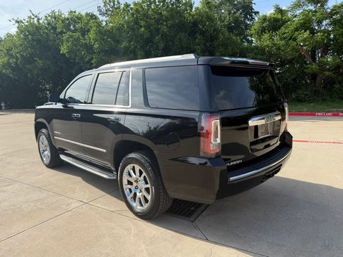 Used 2017 GMC Yukon Denali AWD/4WD image 4
