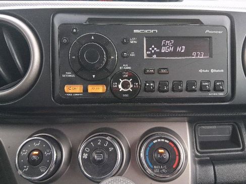 Used 2013 Scion xB image 34