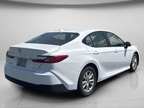 Used 2025 Toyota Camry LE FWD image 4