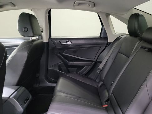Used 2020 Volkswagen Jetta SE w/ SE Cold Weather Package FWD image 18