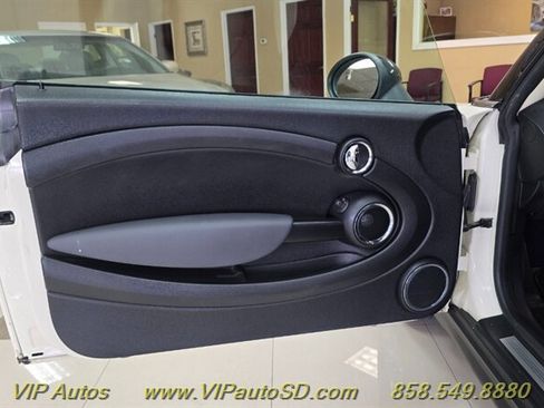 Used 2011 MINI Cooper Hardtop FWD image 9