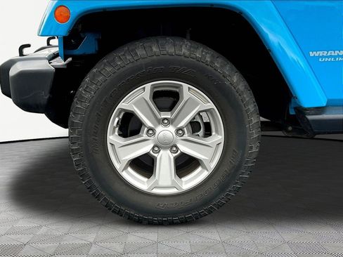 Used 2017 Jeep Wrangler Unlimited Sahara w/ Quick Order Package 23E Chief AWD/4WD image 31