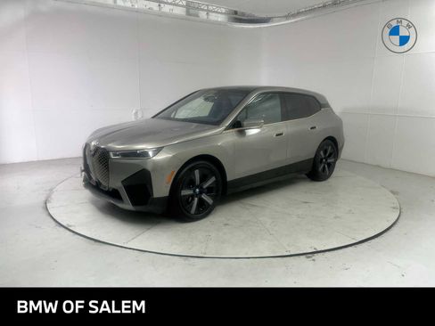 Used 2023 BMW iX xDrive50 w/ Sport Package AWD/4WD image 1