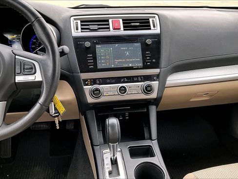 Used 2015 Subaru Outback 2.5i Premium image 7
