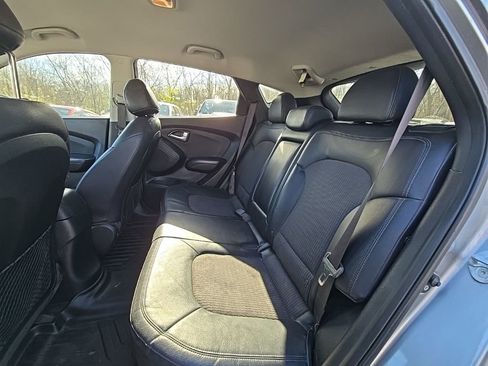 Used 2010 Hyundai Tucson GLS image 15