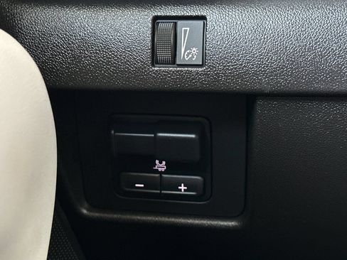 Certified 2024 GMC Canyon AT4X AWD/4WD image 35