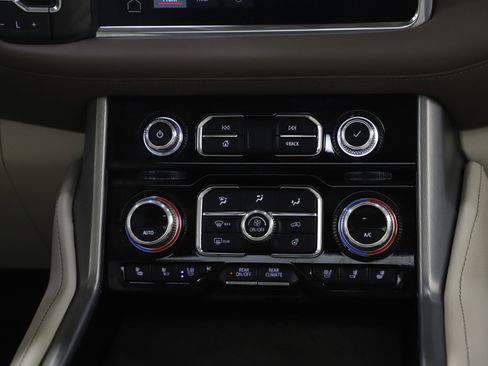 Used 2023 GMC Yukon XL Denali w/ Denali Reserve Package image 18