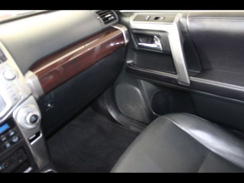 Used 2016 Toyota 4Runner Limited AWD/4WD image 17