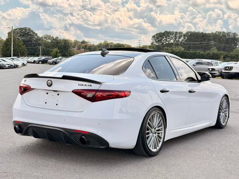 Used 2017 Alfa Romeo Giulia Ti RWD image 11