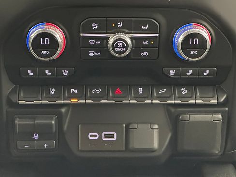 Used 2022 GMC Sierra 2500 Denali AWD/4WD image 26