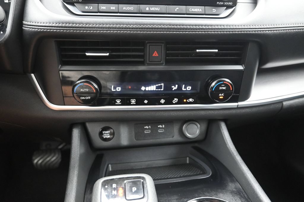 Used 2024 Nissan Rogue SV AWD/4WD image 17