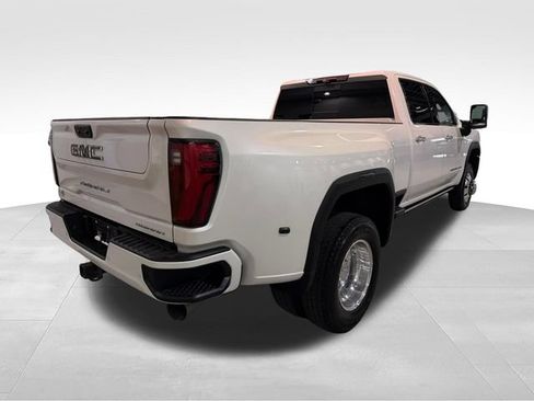 Used 2024 GMC Sierra 3500 Denali Ultimate AWD/4WD image 5