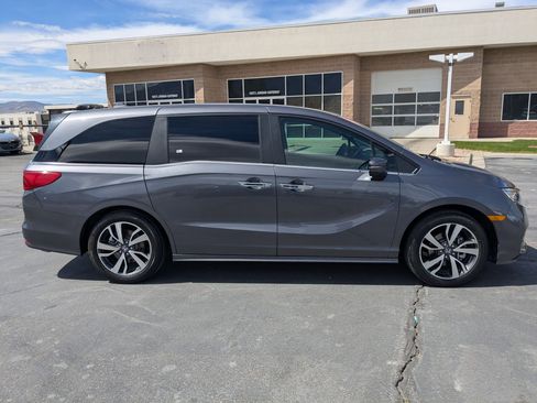 Used 2022 Honda Odyssey Touring image 7