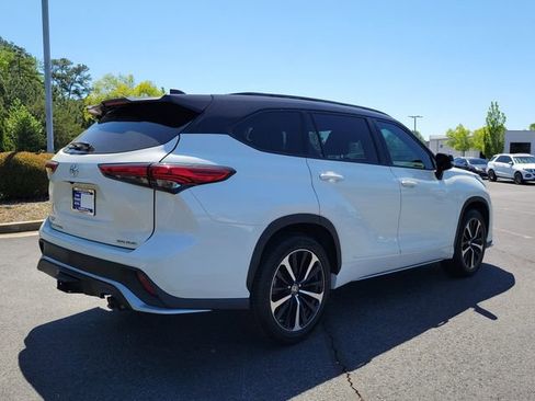 Used 2021 Toyota Highlander XSE AWD/4WD image 4
