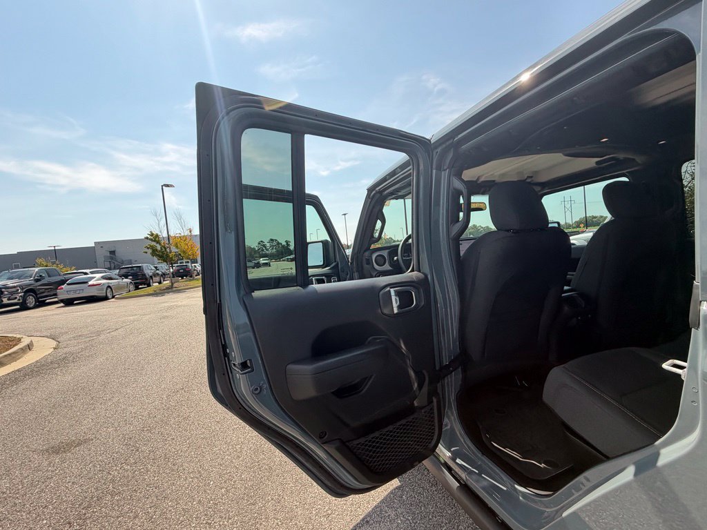 Certified 2024 Jeep Gladiator Sport AWD/4WD image 51