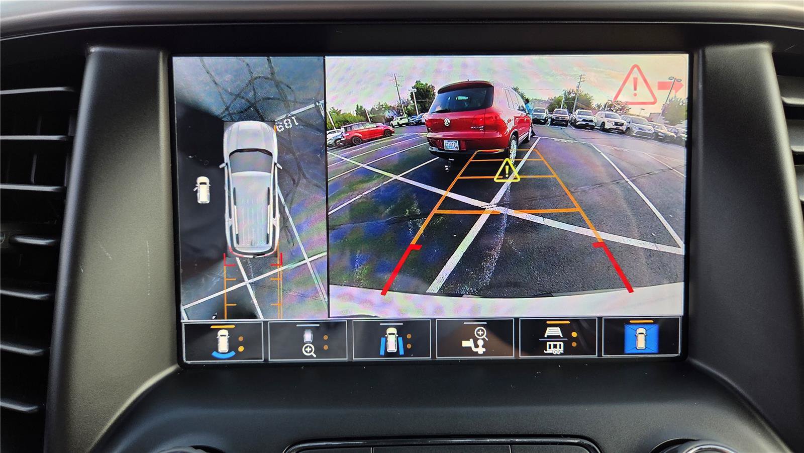 Used 2023 GMC Acadia AT4 w/ Technology Package AWD/4WD image 23