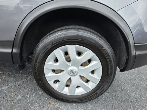 Used 2019 Nissan Rogue Sport S FWD image 11