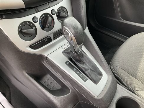 Used 2014 Ford Focus SE FWD image 36