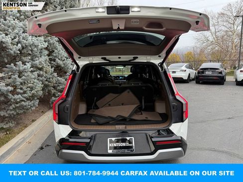 Used 2024 Kia EV9 Land image 43