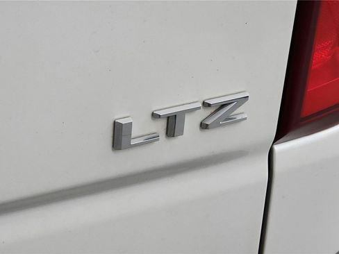 Used 2022 Chevrolet Silverado 1500 LTZ w/ LTZ Convenience Package II AWD/4WD image 23