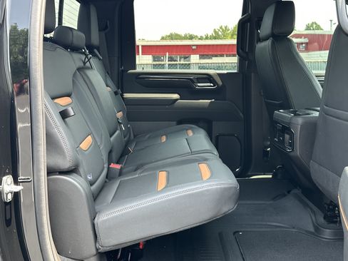 Used 2024 GMC Sierra 2500 AT4 w/ Technology Package AWD/4WD image 13