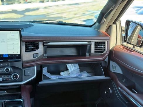 Certified 2024 Ford Expedition Max Limited image 31