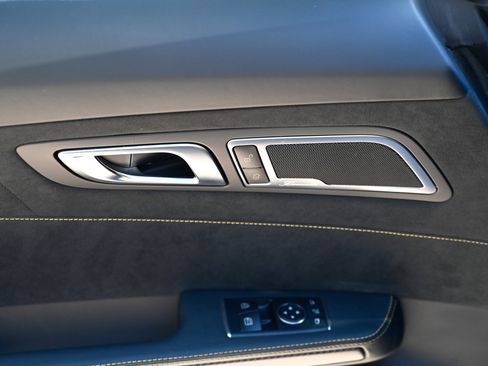 Used 2019 Mercedes-Benz AMG GT R image 18