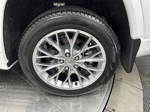 Used 2025 Jeep Grand Cherokee L Summit w/ MOPAR Finishing Package image 27