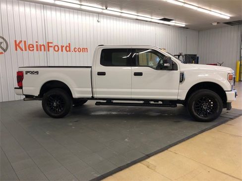 Used 2022 Ford F250 XLT w/ Black Appearance Package image 12