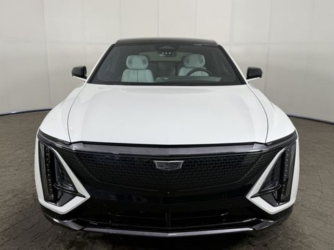 Used 2024 Cadillac Lyriq Sport AWD/4WD image 2