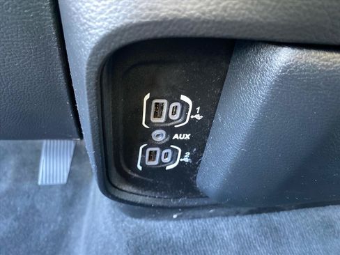 Used 2022 RAM 1500 Big Horn AWD/4WD image 14