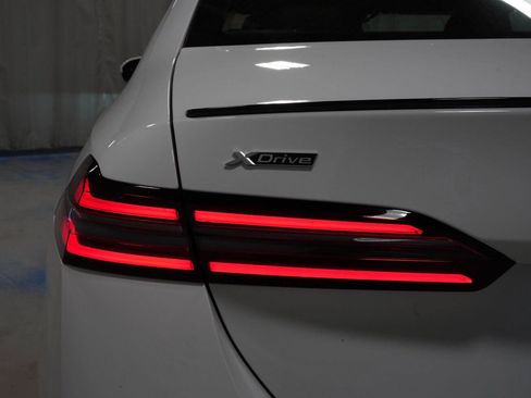 New 2027 BMW 550e xDrive AWD/4WD image 32