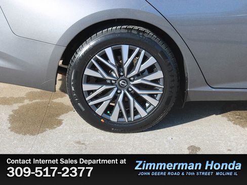 Used 2024 Nissan Altima 2.5 SV image 21