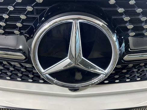 Used 2022 Mercedes-Benz GLC 300 4MATIC image 8