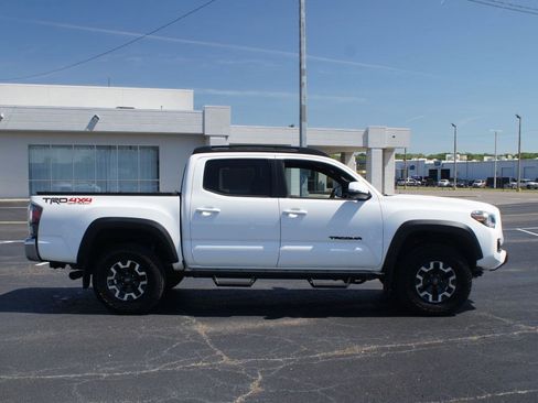 Used 2023 Toyota Tacoma TRD Off-Road AWD/4WD image 19